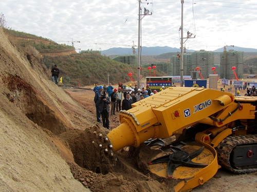 掘進(jìn)機在雲南施工(gong)