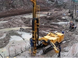 錨(mao)杆鑽施工4