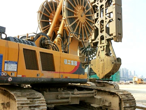 珠澳大橋珠(zhū)海鍊接線人工島(dao)工程施工